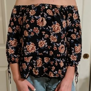 AMERICAN EAGLE Floral Blouse